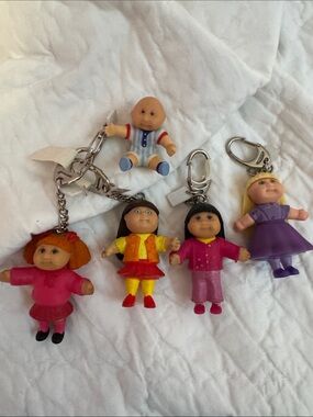 Kids Doll Keychain Set - Mixed Colors by